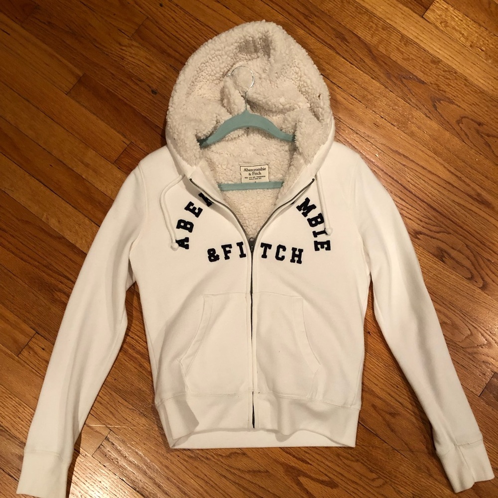 White Hoodie sweater